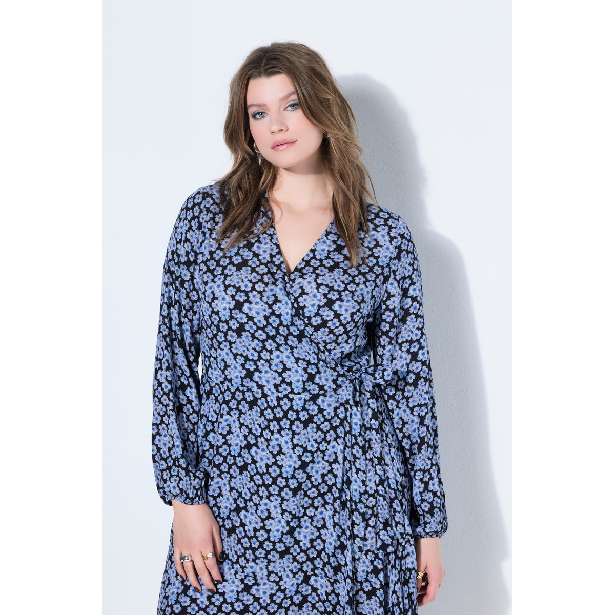 Robe portefeuille maxi, coupe évasée bleu pigeon, STUDIO UNTOLD