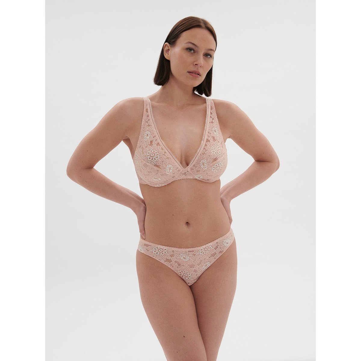 Soutien-gorge triangle avec armatures, FESTIVE rose, SIMONE PERELE