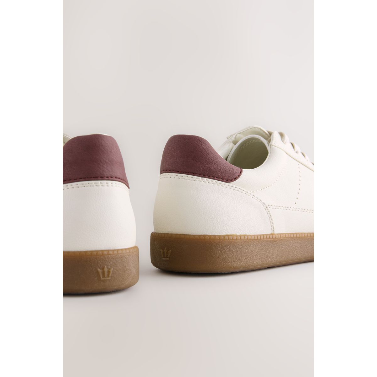 Baskets basses style salomé crème, NEXT