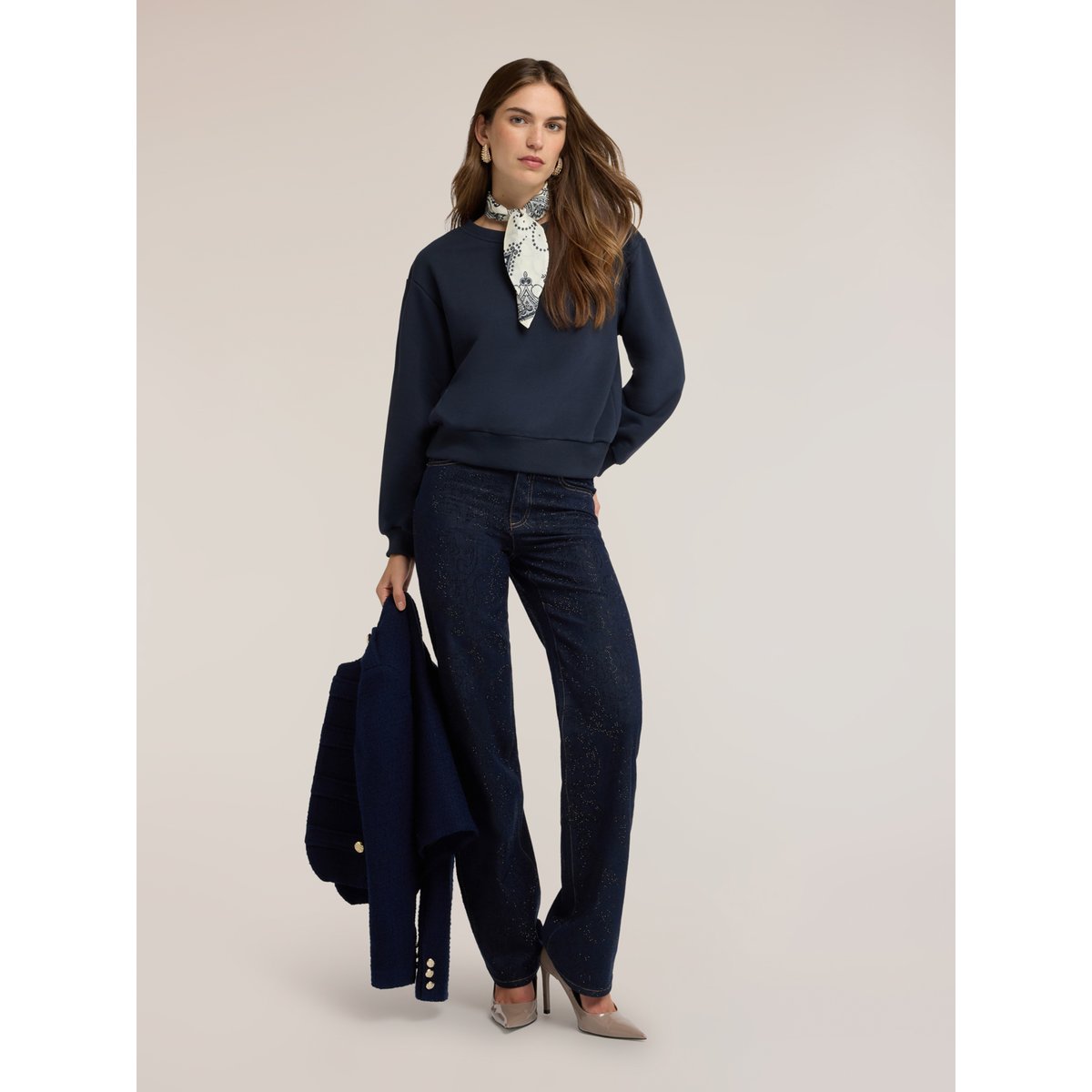 Sweat-shirt fermé avec foulard au cou bleu, MOTIVI