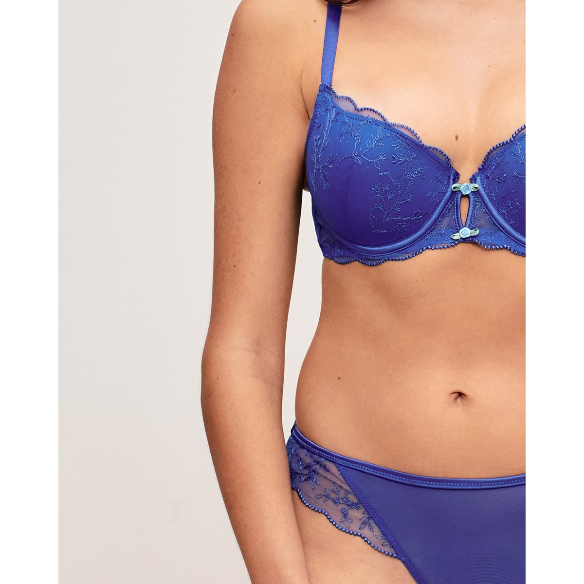 Tanga avec broderies florales FLORILIZ bleu, UNDIZ