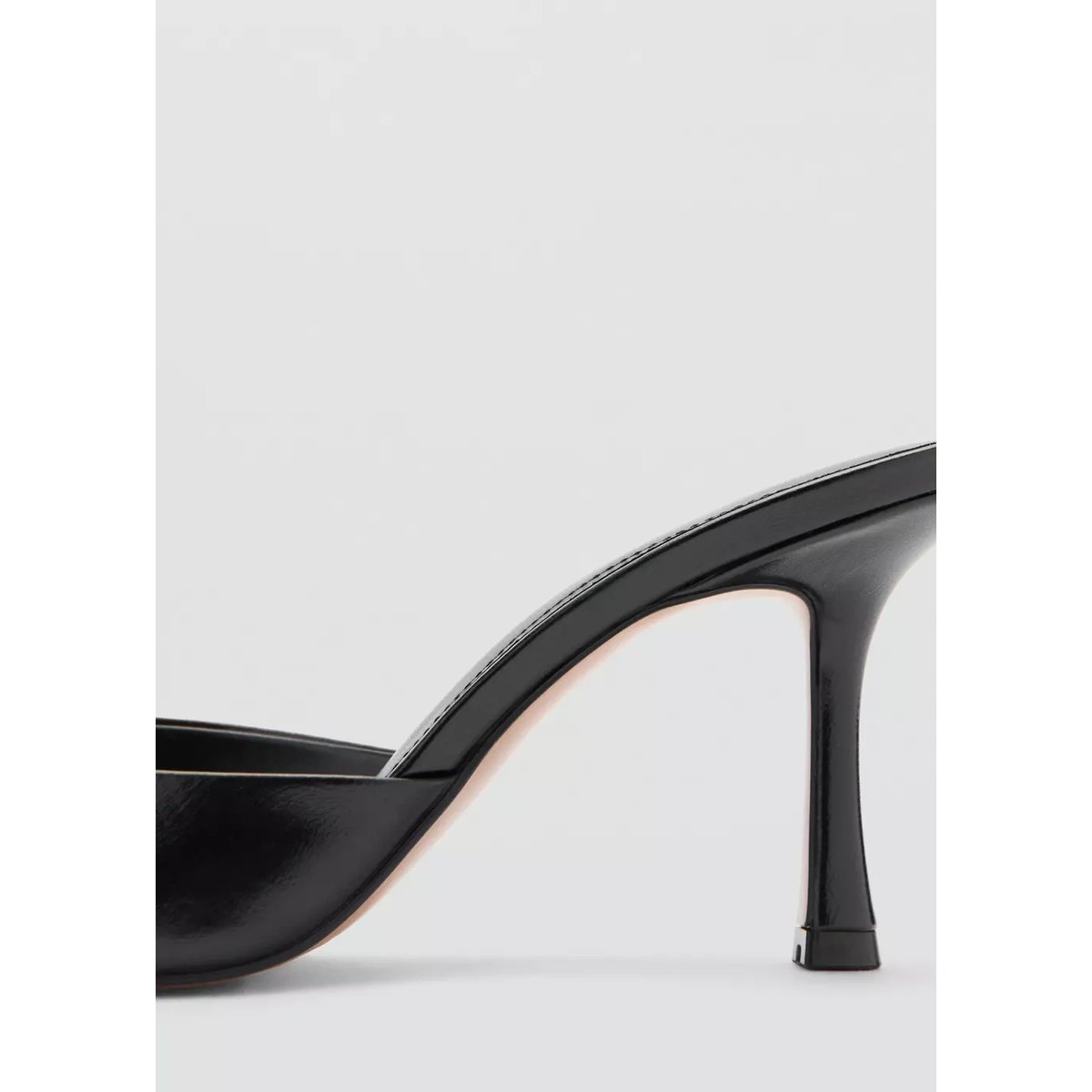 Sandales pointues à talon noir, MANGO