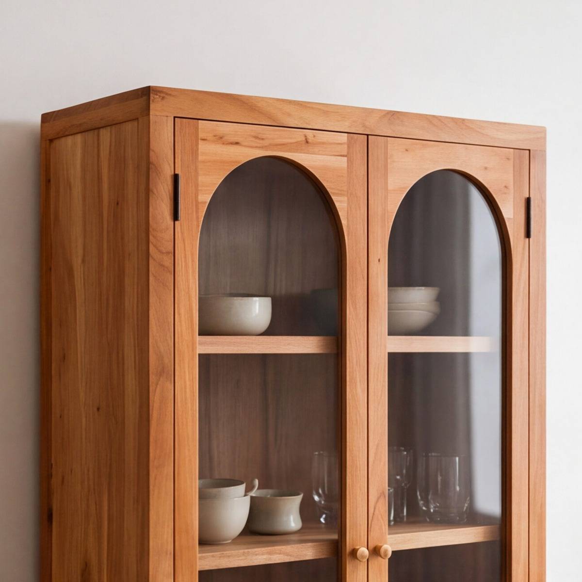 Vitrine en bois d'acacia  AURINA bois clair, MADE IN MEUBLES 