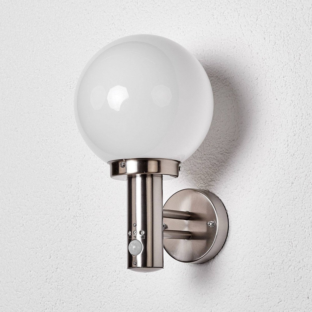 Applique extérieure en inox moderne, Nada acier inoxydable, blanc opale, LINDBY