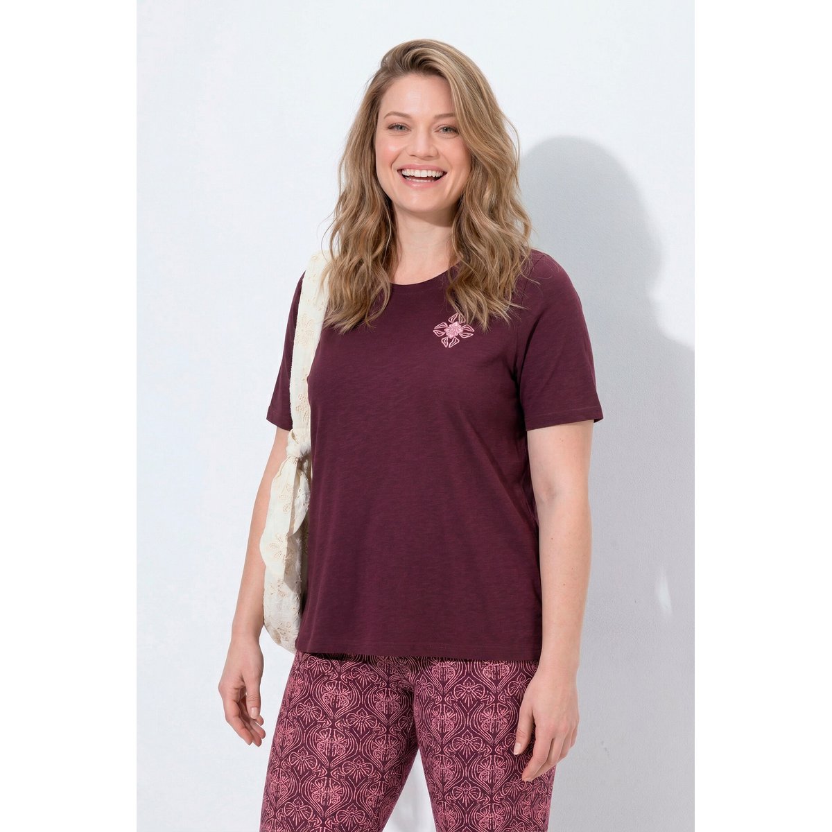 T-shirt en coton bio, décolleté rond bordeaux, ULLA POPKEN