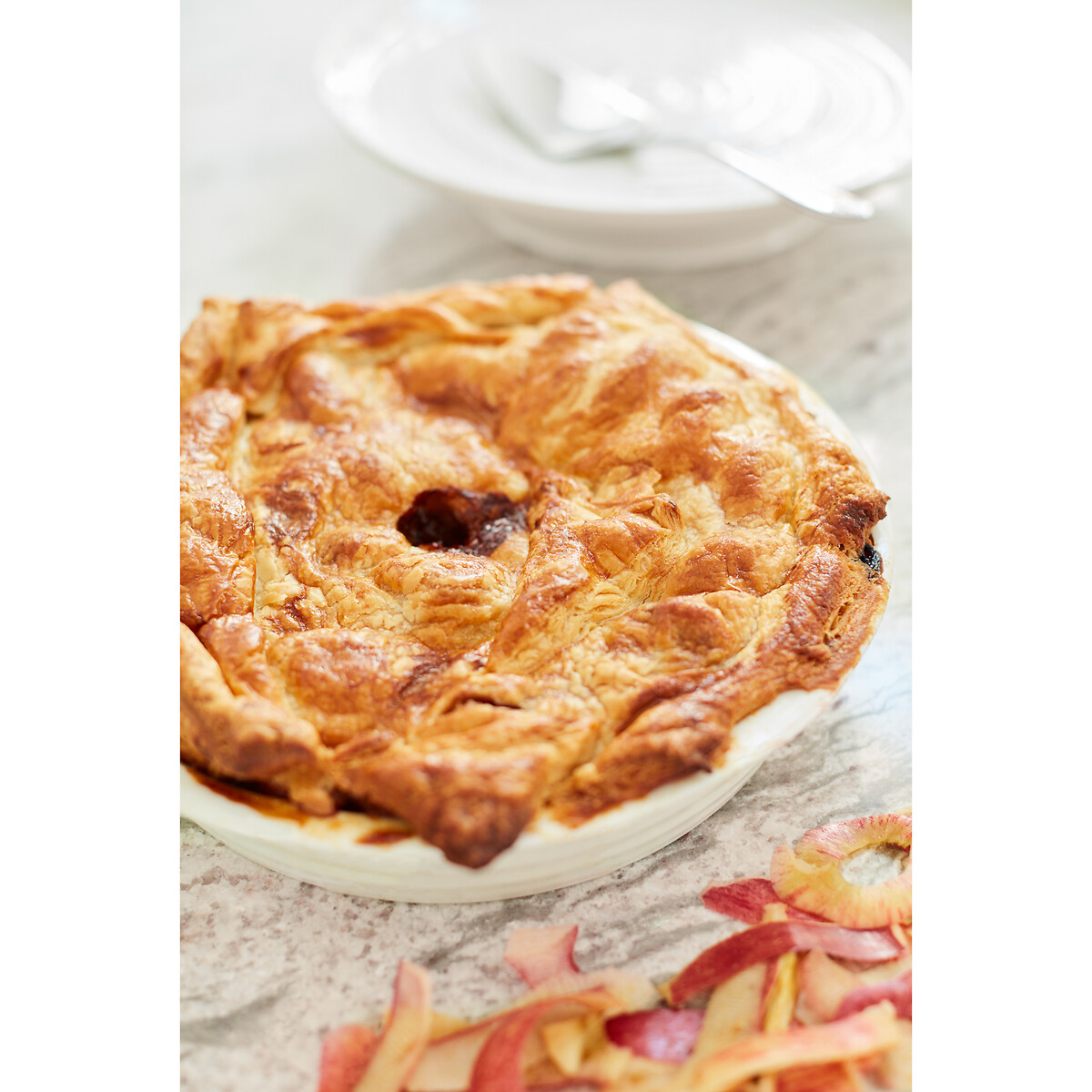 28cm White Round Pie Dish white, SOPHIE CONRAN FOR PORTMEIRION