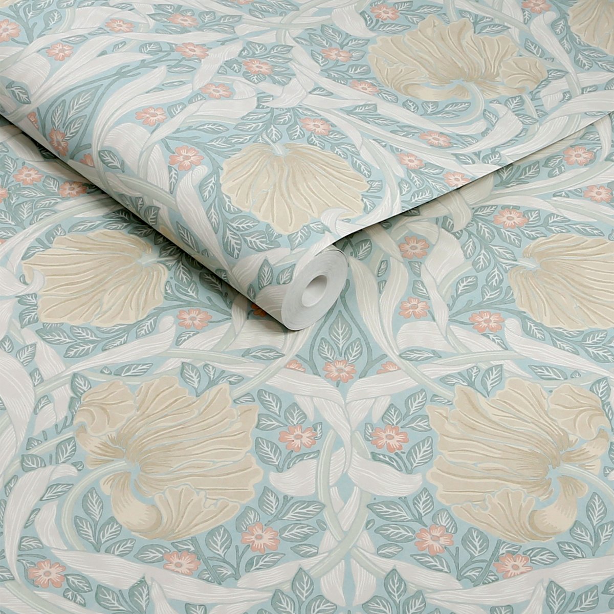 Papier peint Fleurs d'églantine à l'aube vert bleuté, beige, pêche, WILLIAM MORRIS AT HOME