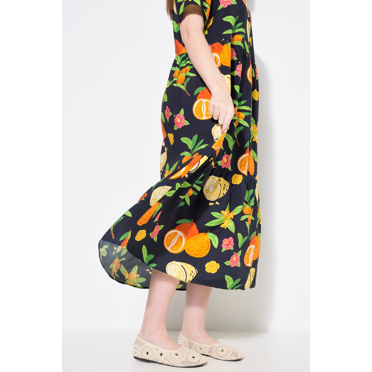 Robe maxi à base volantée. Col cygne marine, ULLA POPKEN