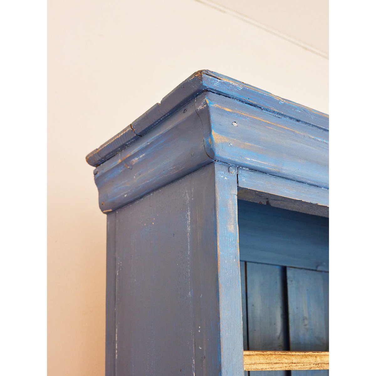 Grande bibliothèque en bois Madeleine N°753 - Bon état bleu, DEBONGOUT