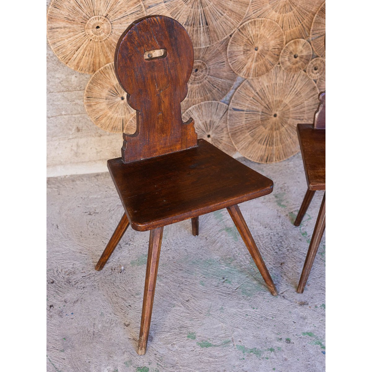 Paire de chaises alsaciennes Claude N°1573 - Bon état bois foncé, DEBONGOUT