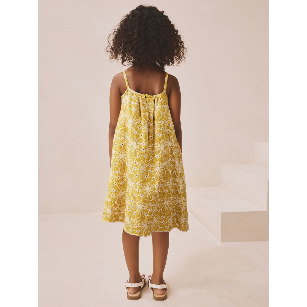 Robe d'été brodée à bretelles chartreuse, NEXT