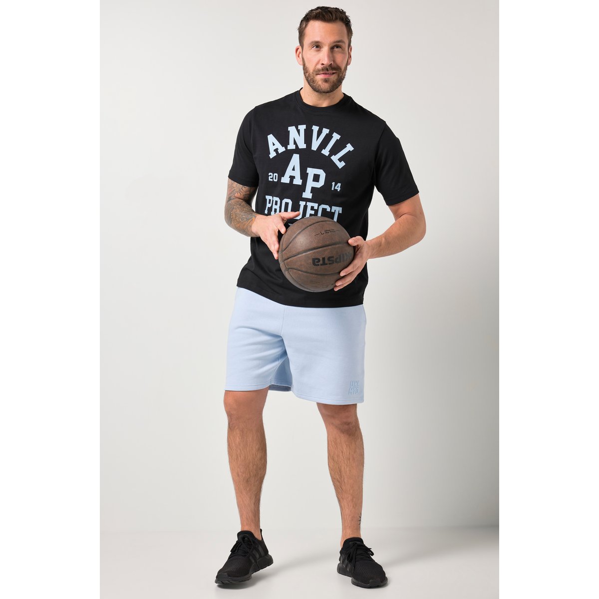 T-shirt imprimé poitrine et manches courtes noir, JP1880