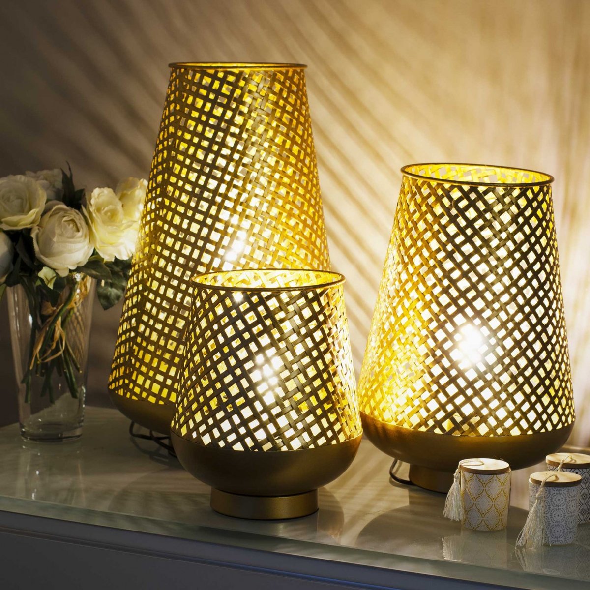 Lampe à poser en métal moyen modèle, TANIS doré, C-CREATION