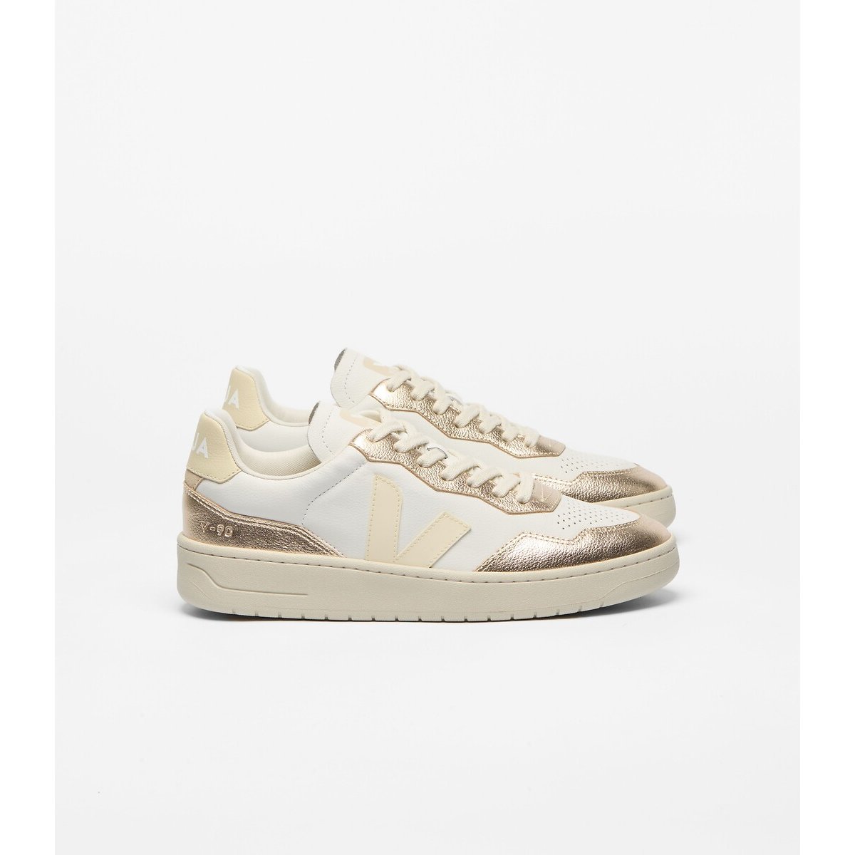 Baskets en cuir V-90 blanc/doré, VEJA