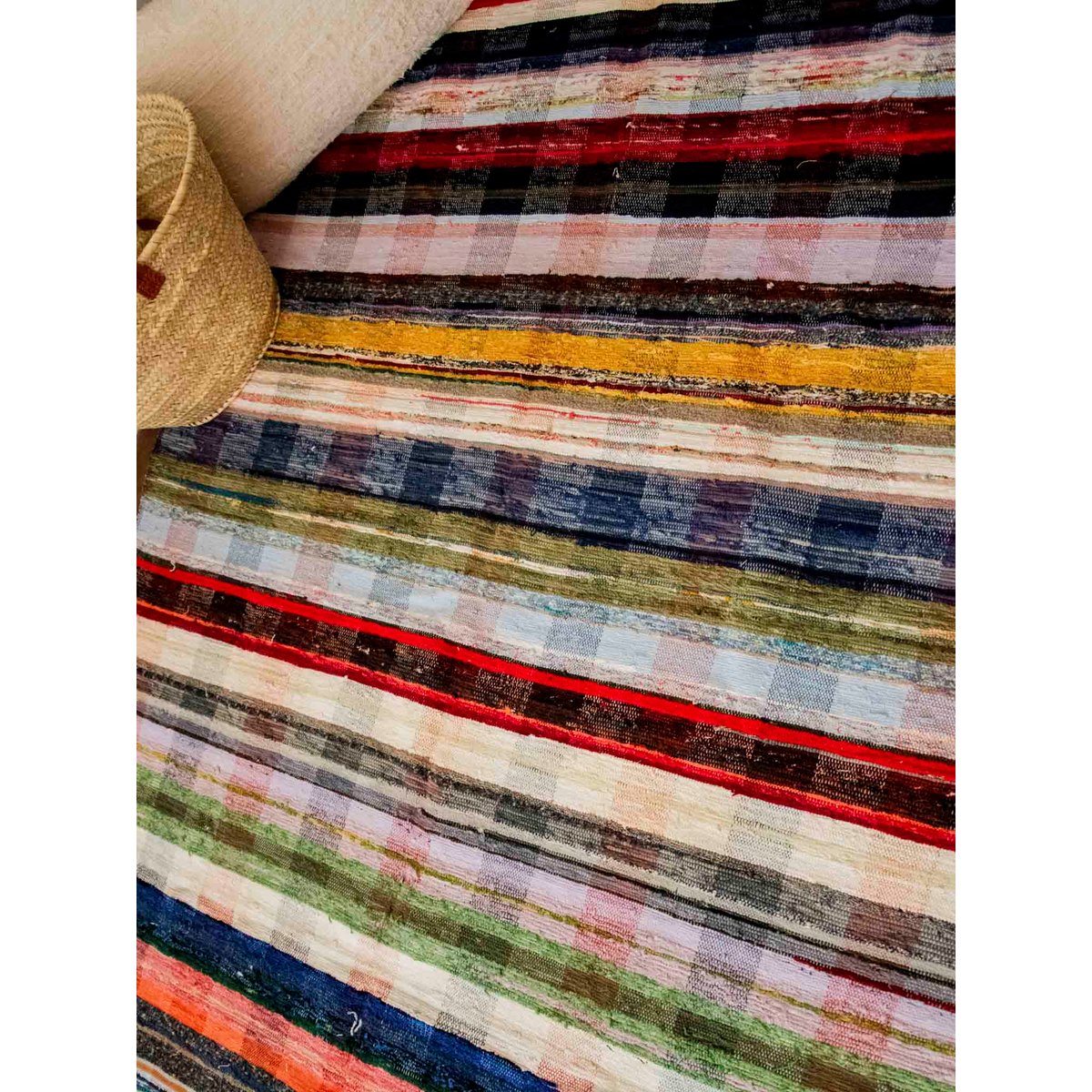 Tapis artisanal rayé Olivier N°122 - Bon état multicolore, DEBONGOUT
