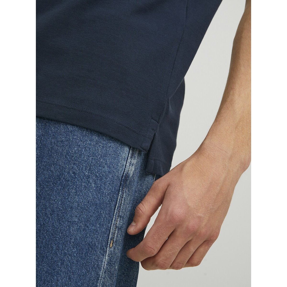Polo de mangas curtas, em malha piqué marinho, JACK & JONES