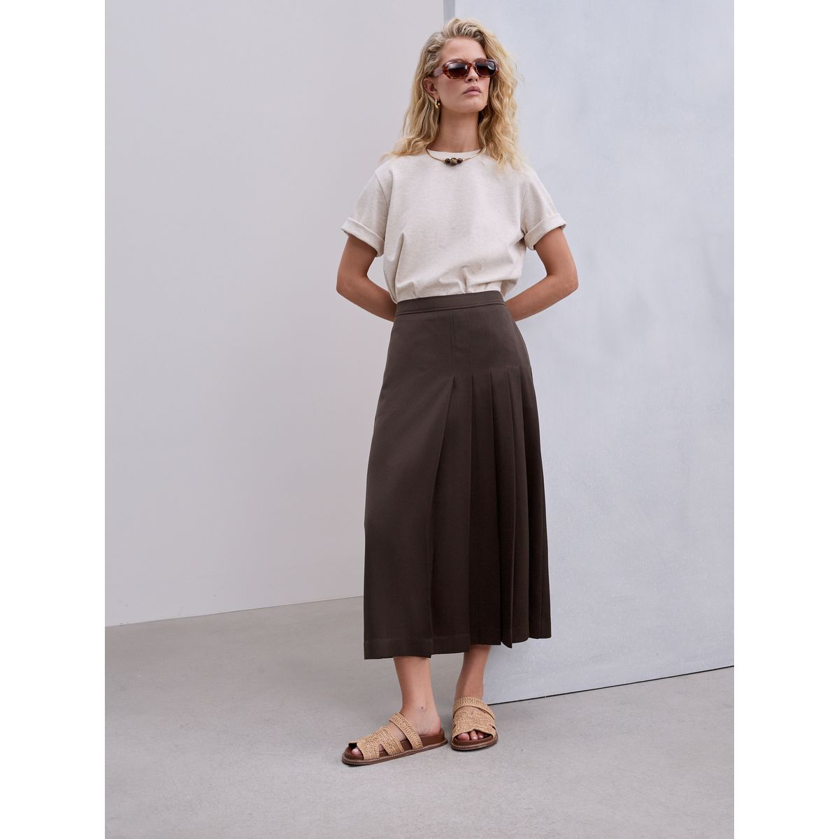 Kilt mi-long en satin plissé marron chocolat, NEXT