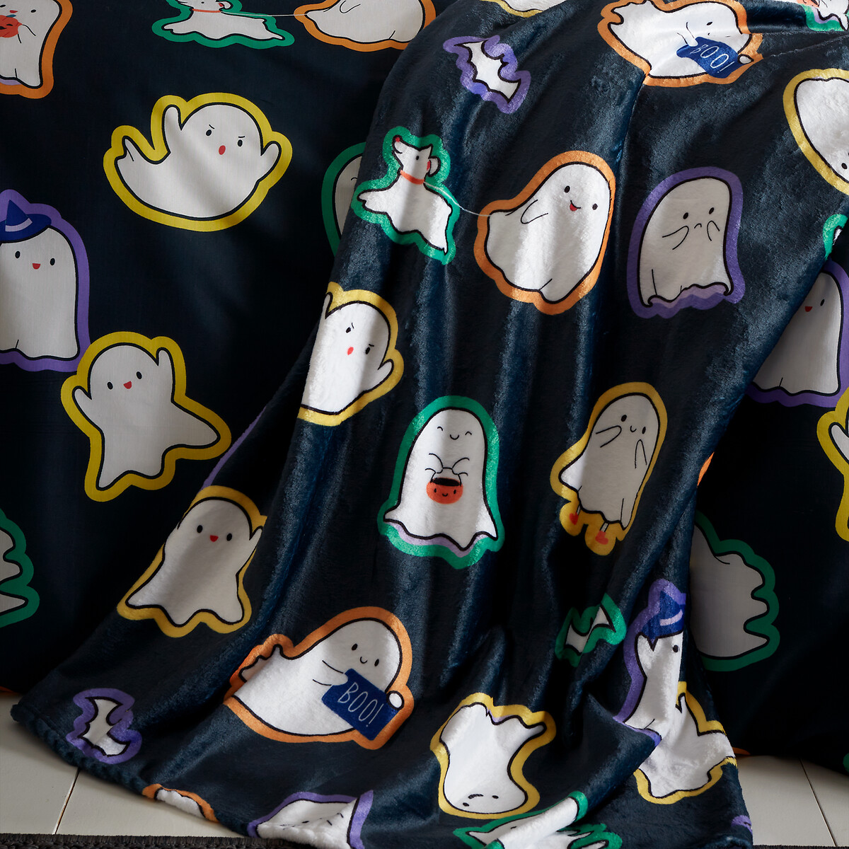 Halloween Ghosts Throw black, CATHERINE LANSFIELD