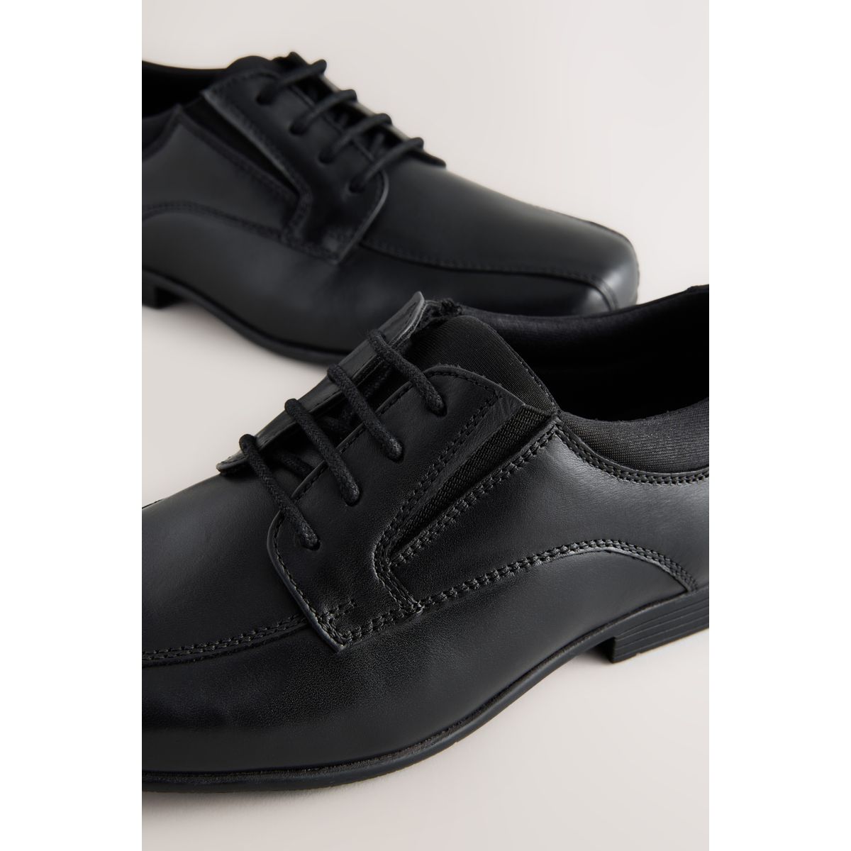 Chaussures d’école en cuir à lacets noir, NEXT