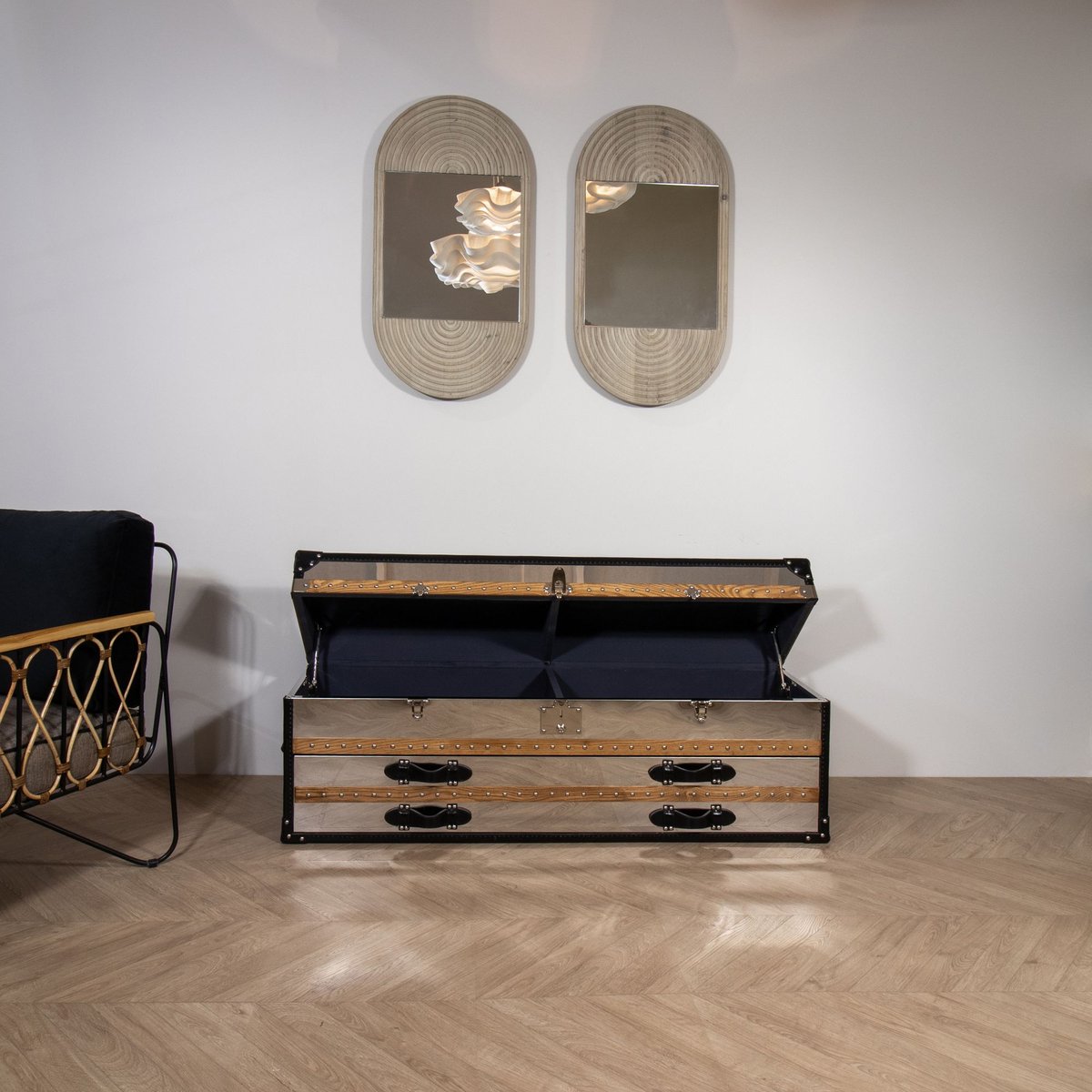 Commode basse 1 coffre 2 tiroirs en acier inoxydable et cuir marron-noir, NOW'S HOME
