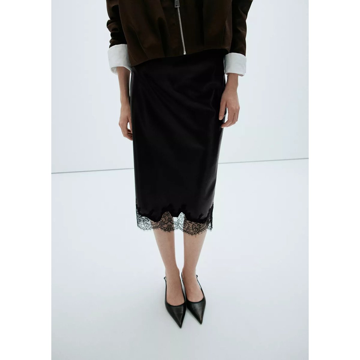 Jupe similicuir détail dentelle noir, MANGO