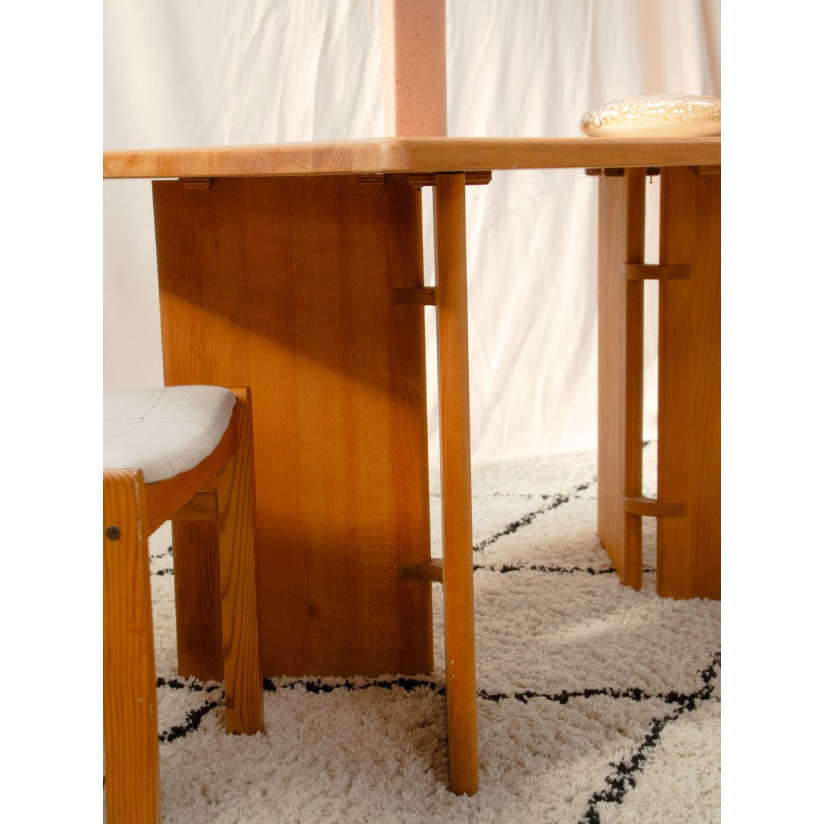 Table à manger en hêtre massif Karla N°1314 - Bon état bois clair, DEBONGOUT