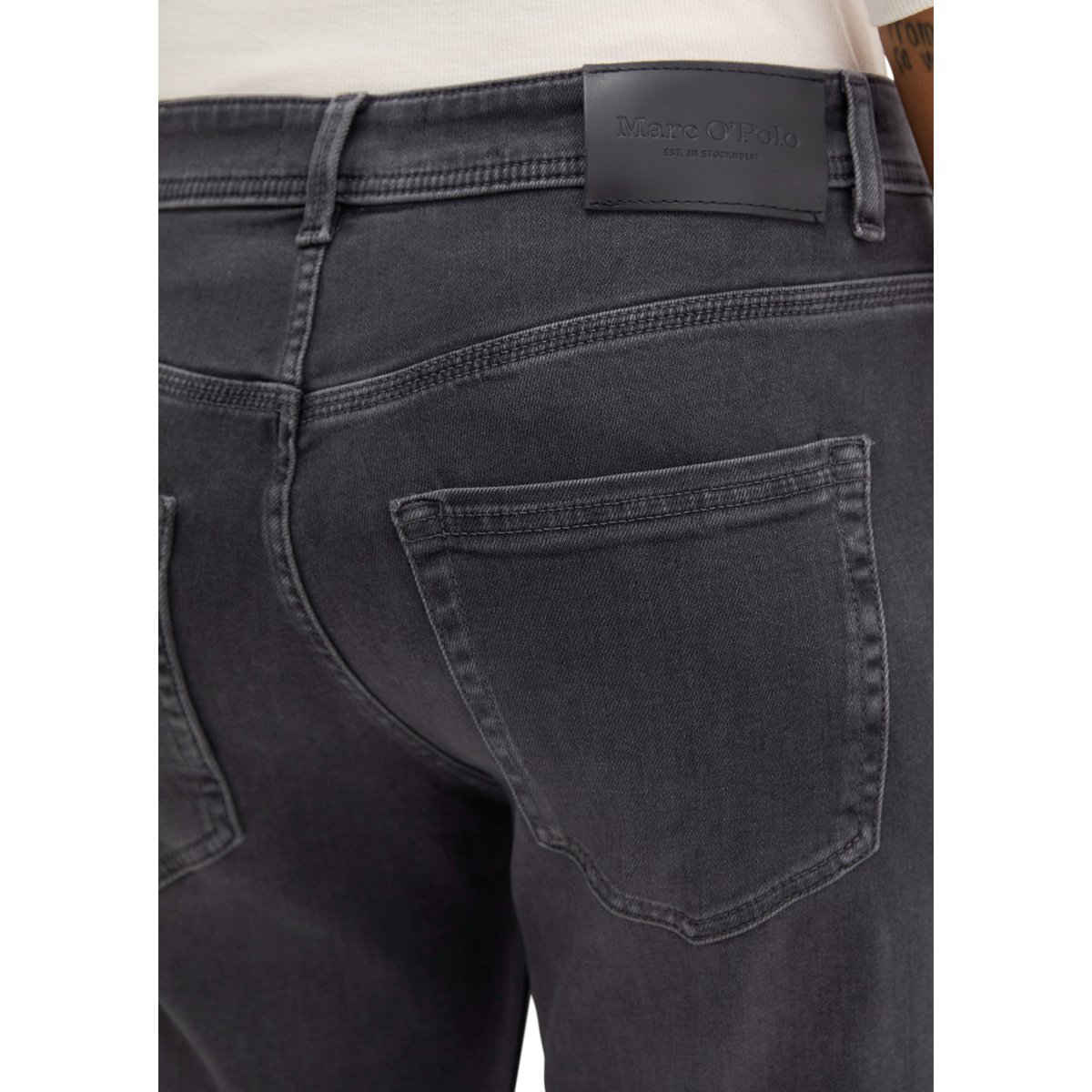 Jean modèle Theda, coupe boyfriend, longueur raccourcie en coton bio extensible gris, MARC O'POLO