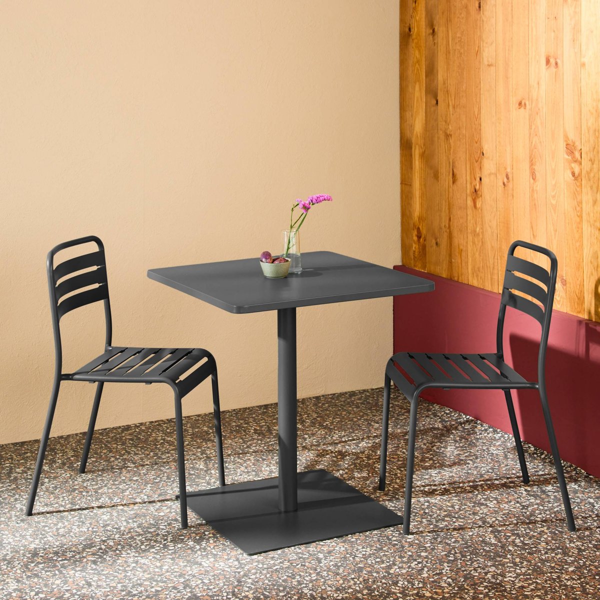 Table de jardin bistrot carré acier + 2 assises OREA + AMÉLIA kaki, SWEEEK