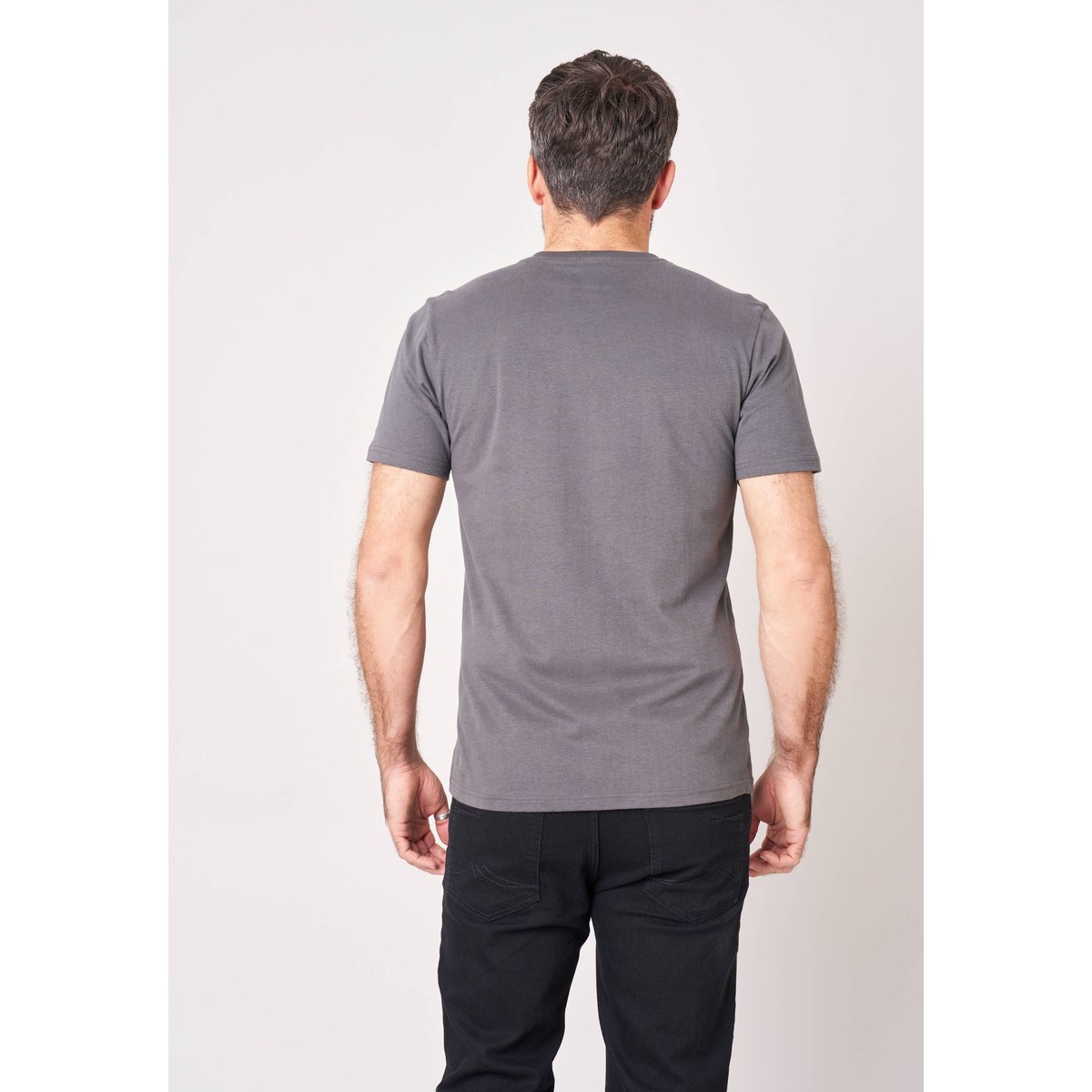 T-shirt confort homme en coton imprimé voiture & chiens DOBBY charcoal, DEELUXE