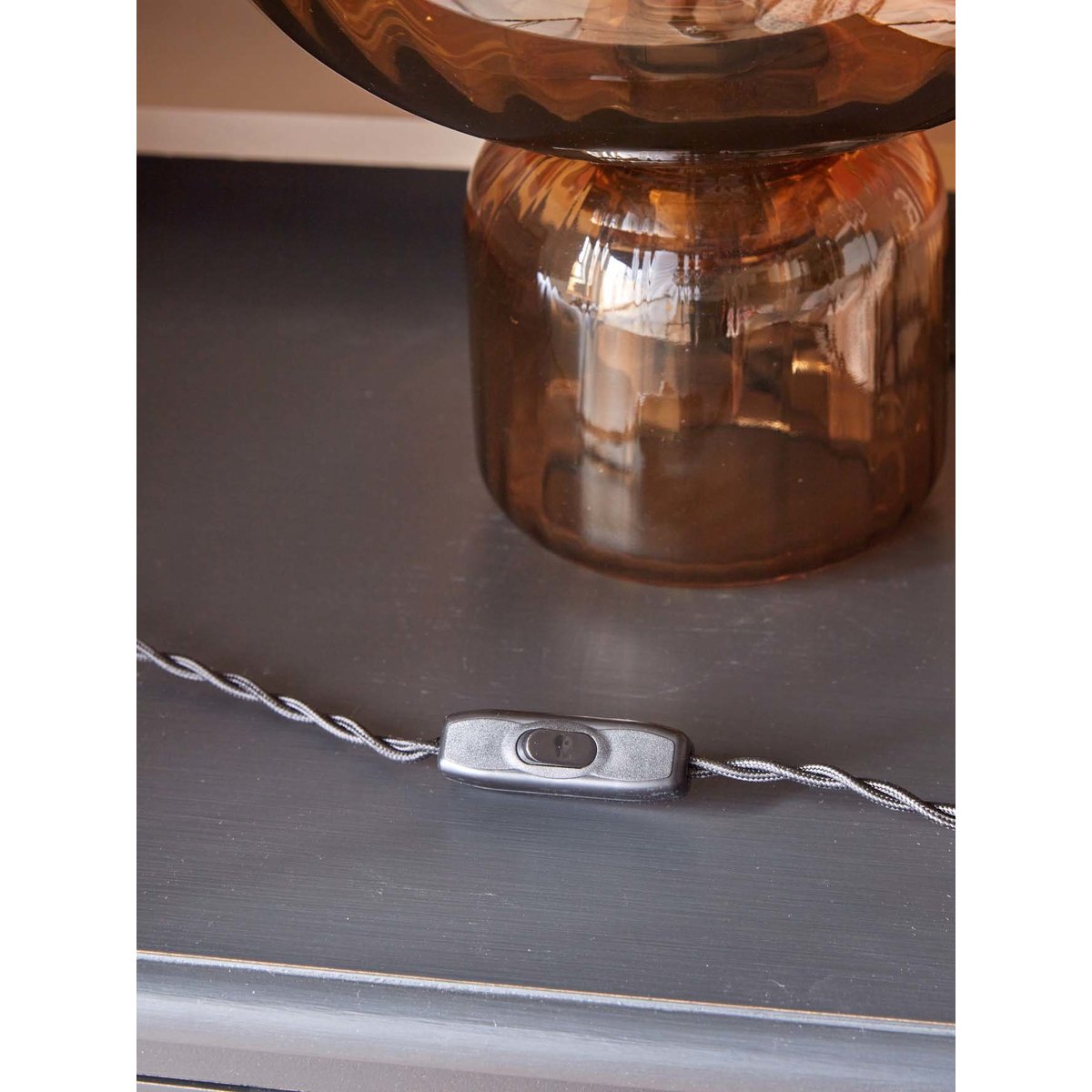 Lampe Martin en verre ciselé cognac, CYRILLUS