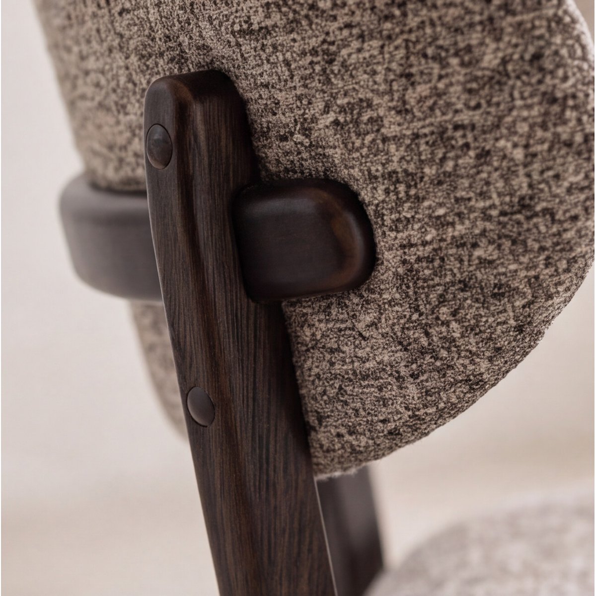 Lot de 2 chaises en bois et tissu chiné, AURA taupe, bois foncé, HAPPY GARDEN