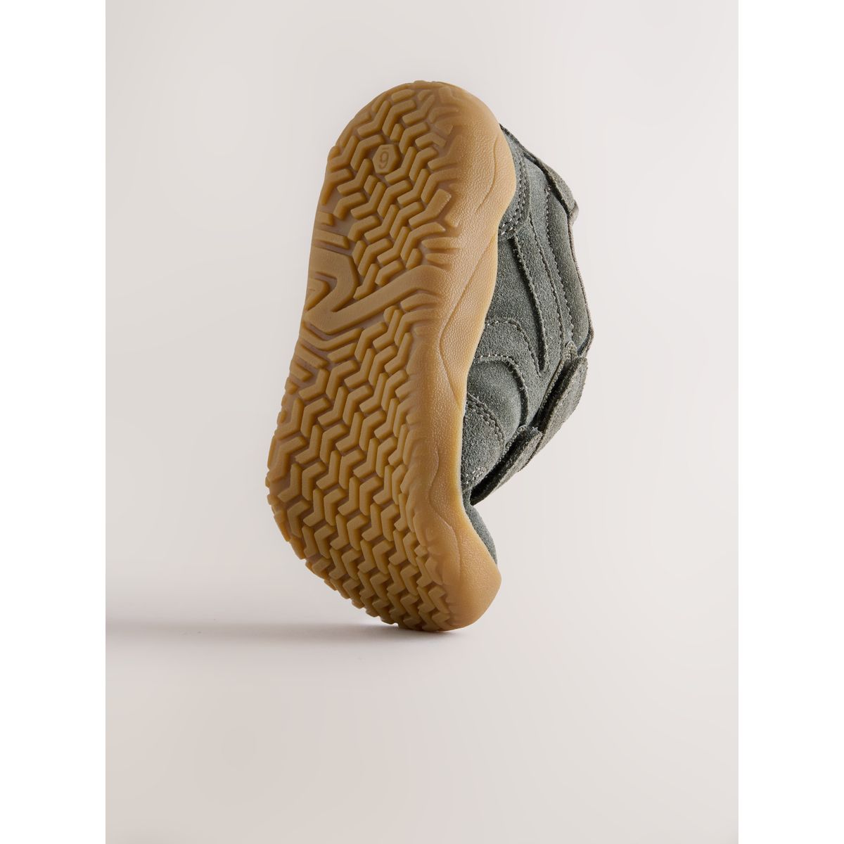 Baskets cuir scratch effet pieds nus vert kaki, NEXT