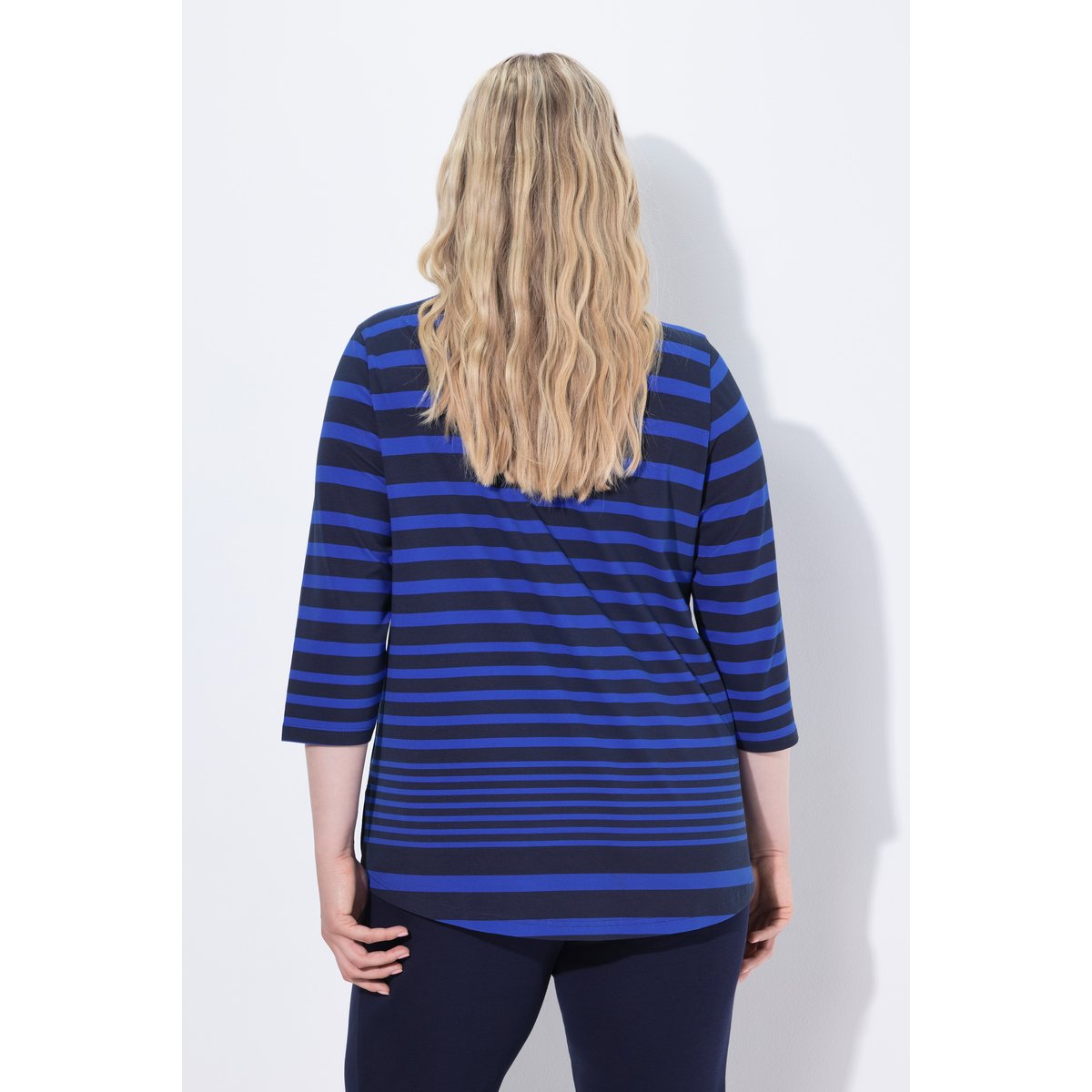 T-shirt rayé. Manches 3/4 et col rond. Coupe marine, ULLA POPKEN