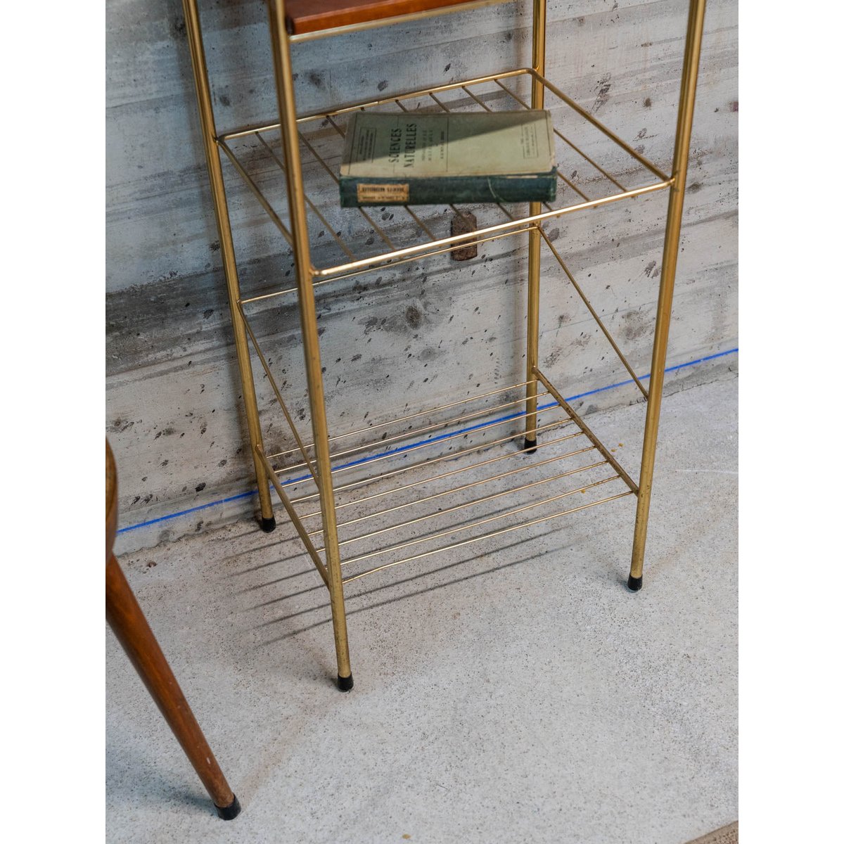 Table d'appoint en bois et métal Hanna N°1346 - Bon état bois foncé, DEBONGOUT