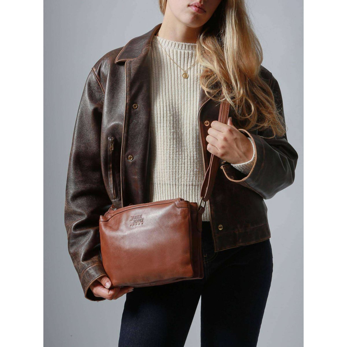 Sac bandoulière Cow cuir tan, BASILIC PEPPER