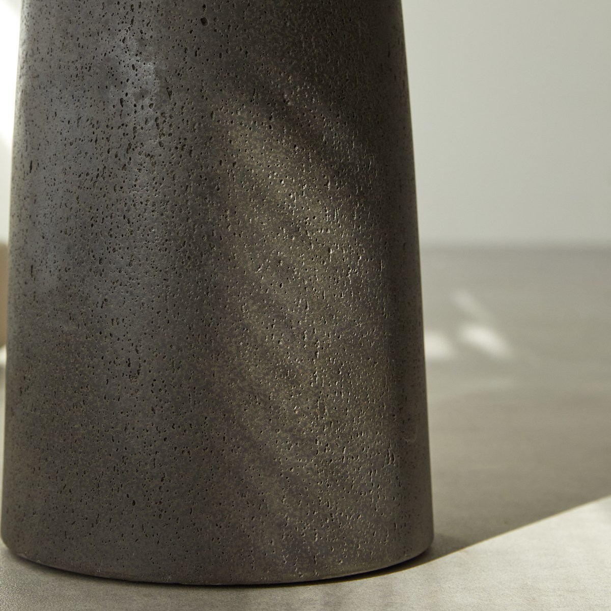 Table basse de jardin en Ciment, MIGUEL noir, TIKAMOON
