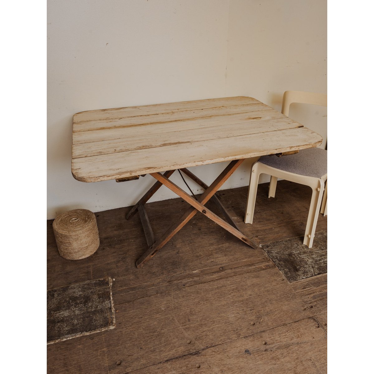 Table à manger pliante en bois Romy N°1388 - Bon état bois clair, DEBONGOUT