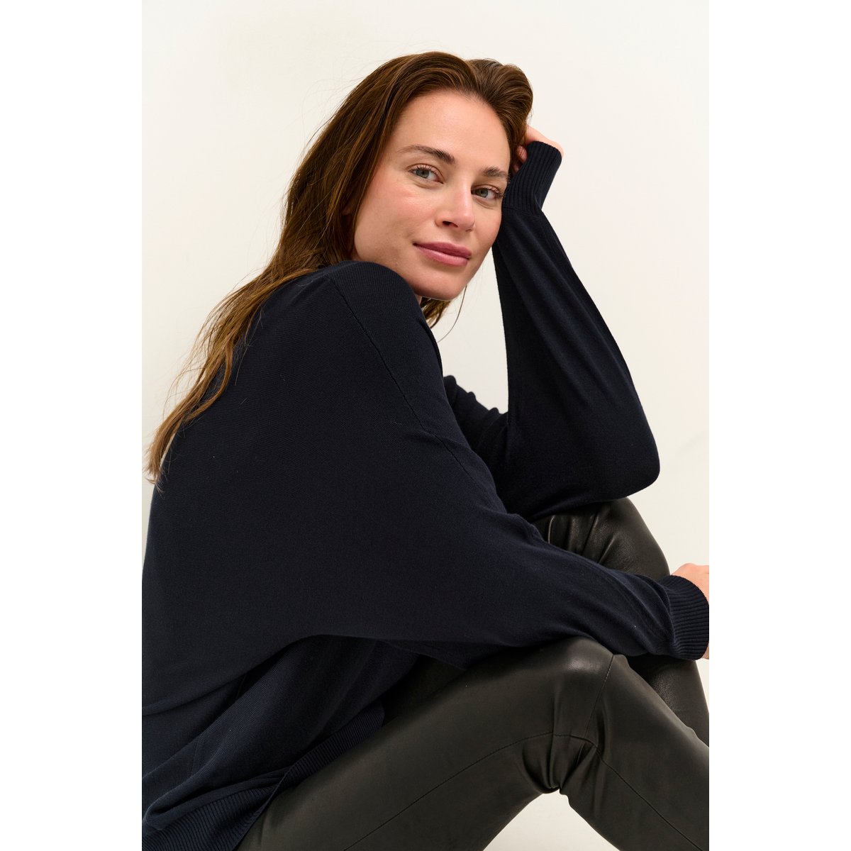 Pullover tricoté bleu salute, CULTURE
