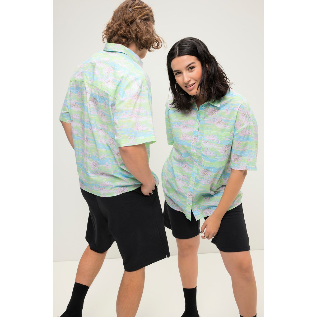 Chemise style hawaïenne oversized à imprimé bleu turquoise, STUDIO UNTOLD