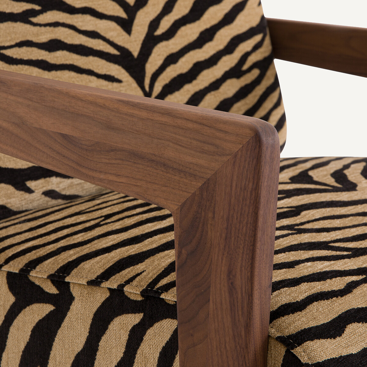 Fauteuil noyer massif tissu jacquard, Izag imprimé animal, AM.PM