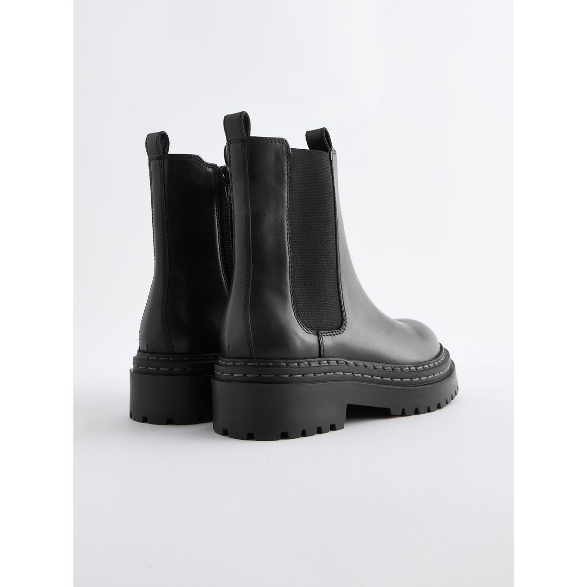 Bottines chelsea en cuir à semelle épaisse noir, NEXT