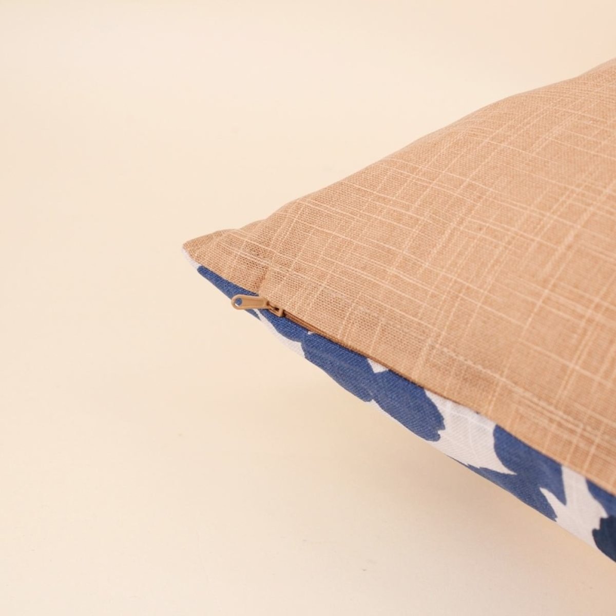 Coussin en coton imprimé coquillages 40x40cm bleu, ORNAMI