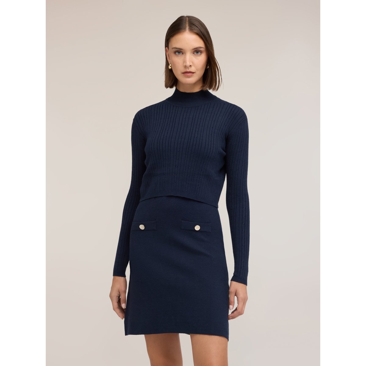 Ensemble bleu, MOTIVI