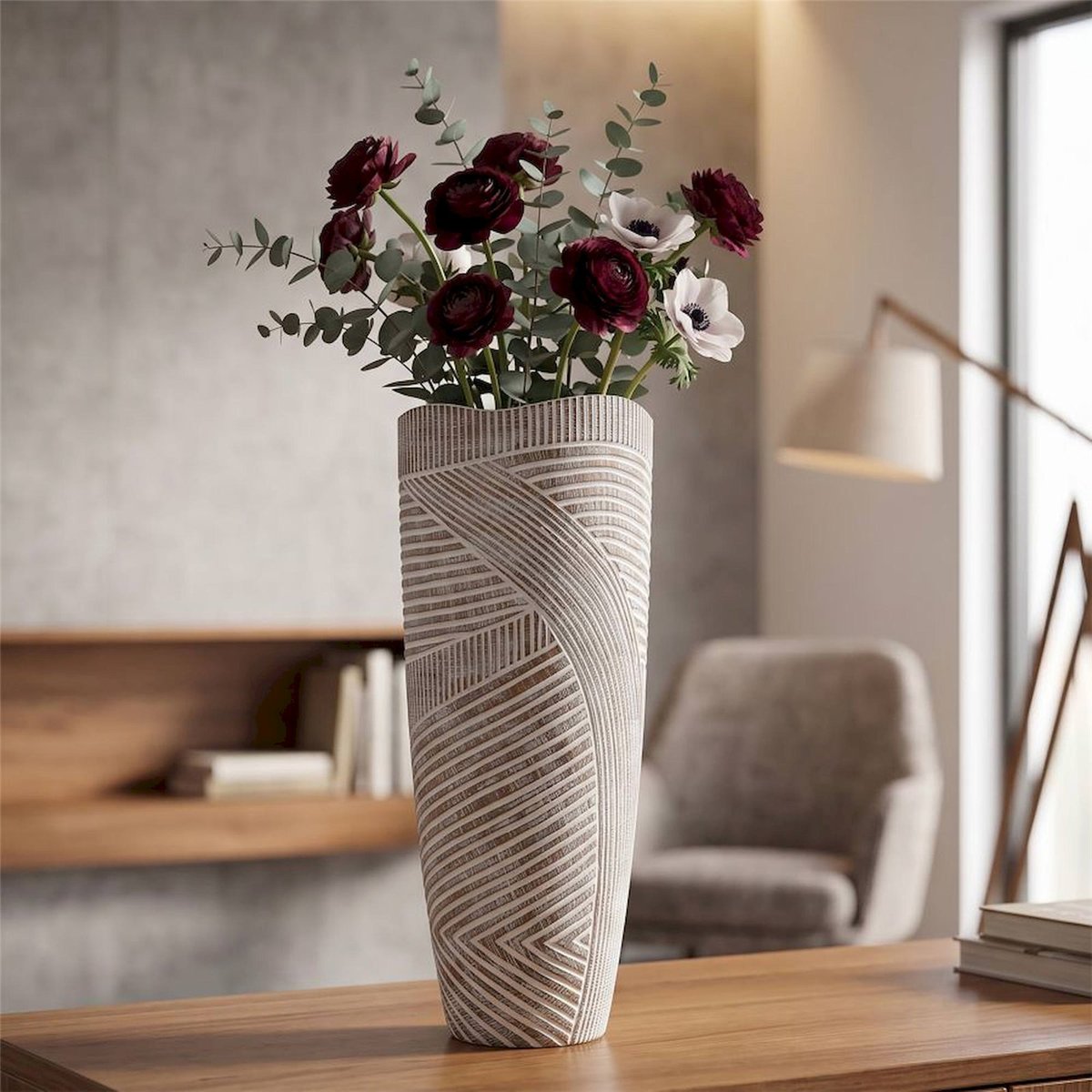 Vase sculpté inspiration veinage bois MODERN blanc patiné, RECOLLECTION
