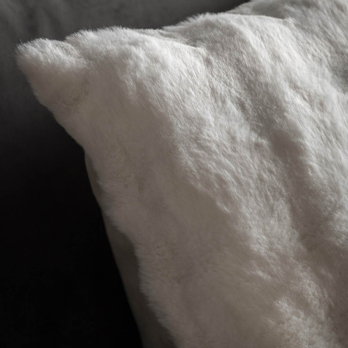 Mellow Rabbit Cushion cream, ÉDITÉ