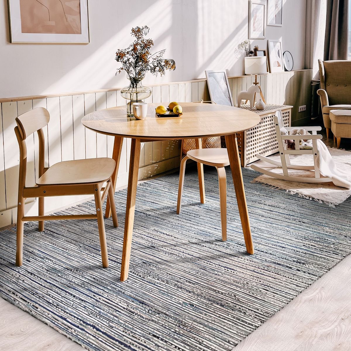Tapis tressé fausse soie, chanvre, laine   EFFLUVE gris, THE DECO FACTORY