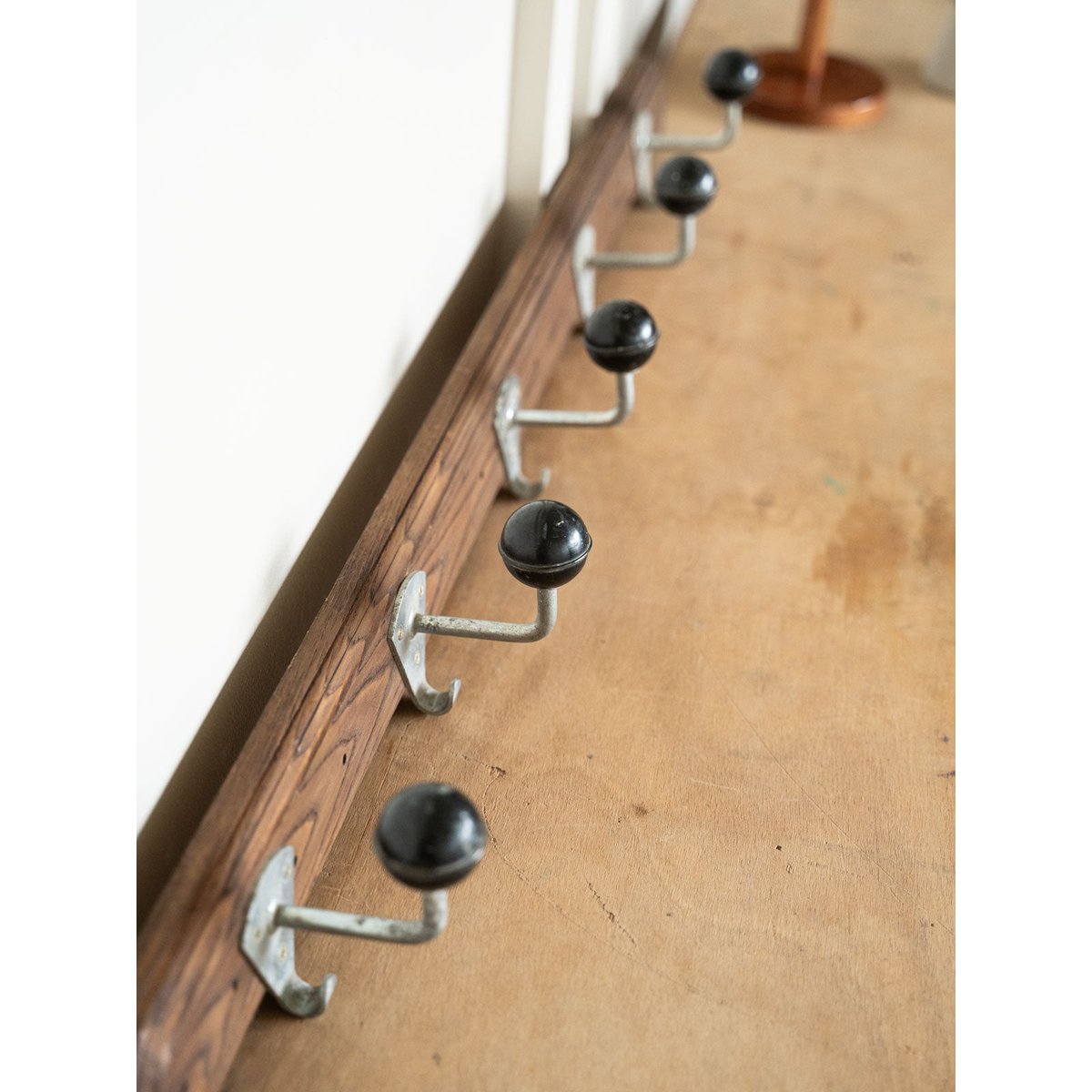 Porte-manteau de campagne en bois Max N°484 - Bon état bois foncé, DEBONGOUT