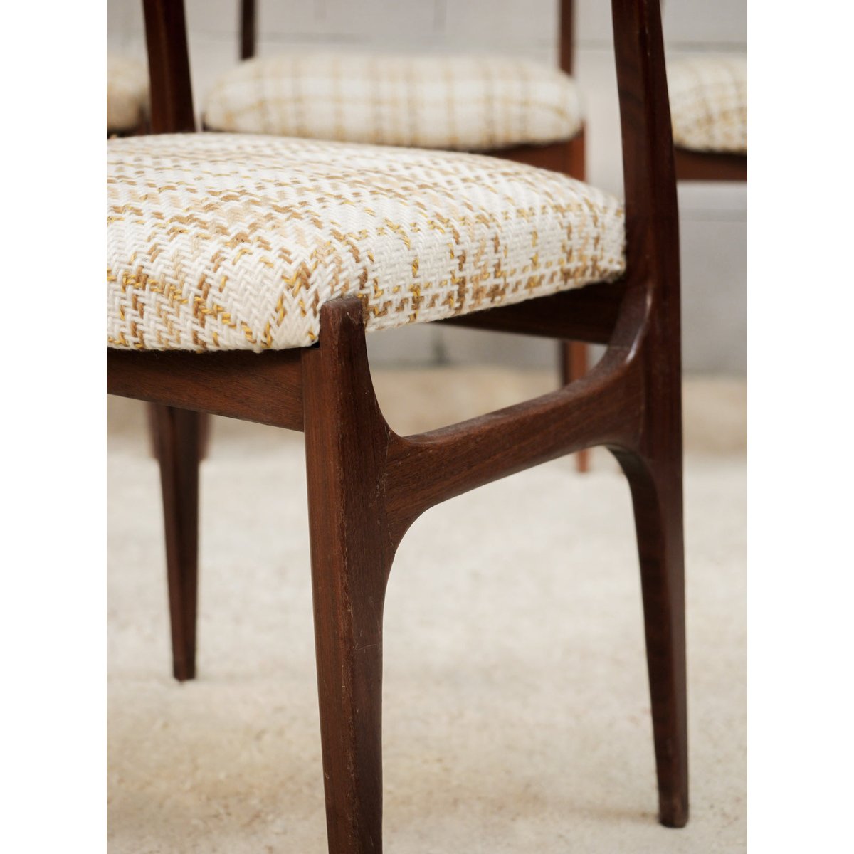 Lot de 5 chaises aux motifs à carreaux Alma N°1973 - Bon état marron, DEBONGOUT