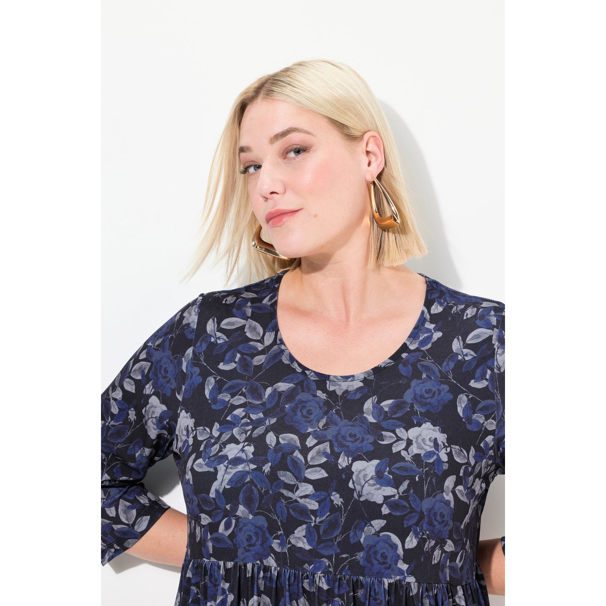 Robe en jersey, motif à fleurs, coupe évasée noir, ULLA POPKEN