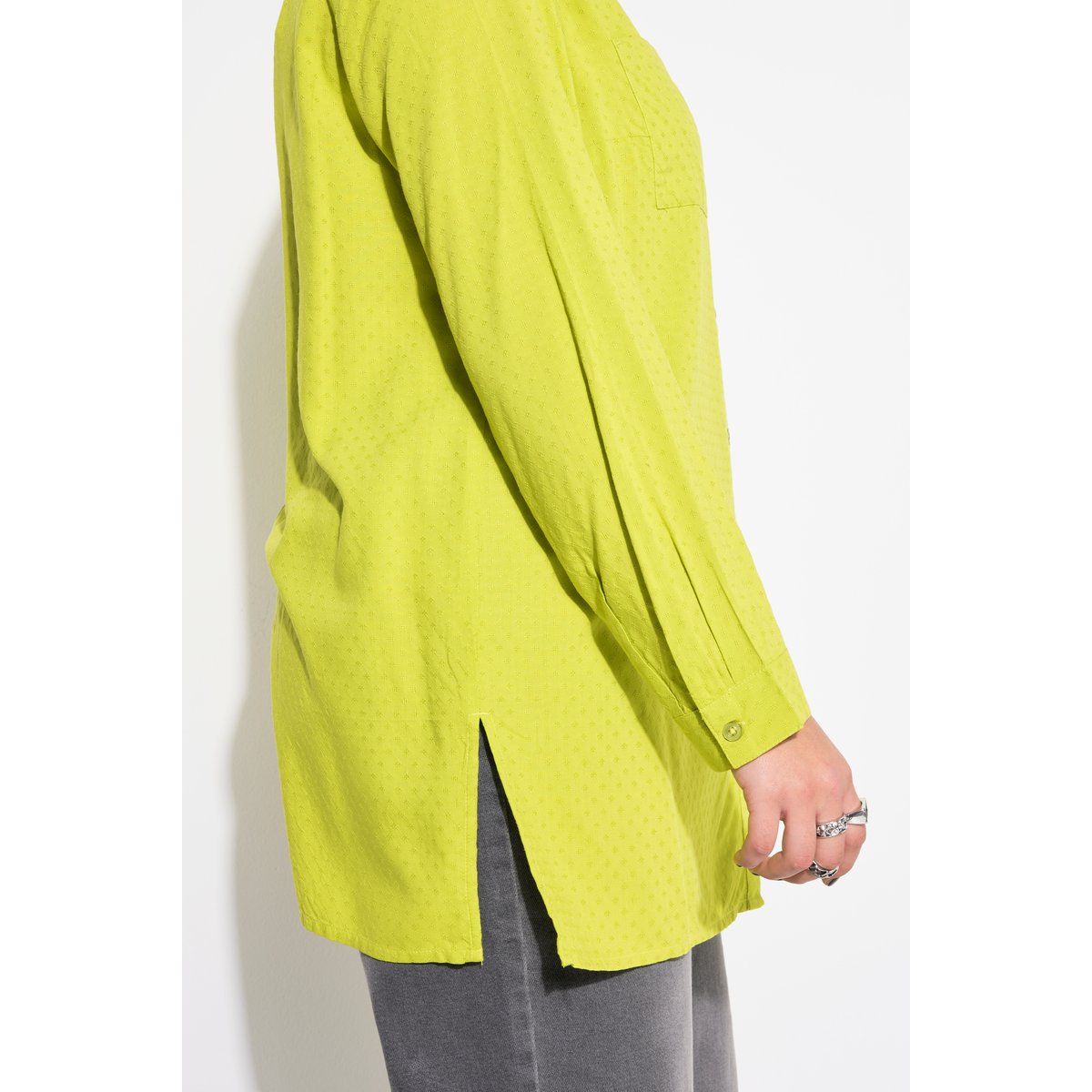 Chemisier coupe Boxy, tissu texturé jaune vert, STUDIO UNTOLD